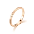 Bague minimaliste en acier inoxydable or rose avec finition givrée et intérieur lisse - US 7 / 2mm de Large Or Rose Dépoli