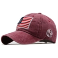 Detalle del bordado de USA y bandera americana en gorra de béisbol de algodón lavado vintage - Ajustable / Burdeos