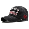 Berretto da baseball nero lavato vintage con toppa Story e ricamo 49 rosso vista 45 gradi - Regolabile / Nero