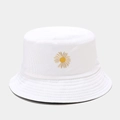 White canvas bucket hat with daisy embroidery and reinforced stitched brim for summer - M (56-58cm) / Canvas Black and White Reversible