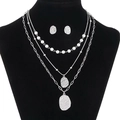 Conjunto de collar multicapa plateado con perlas y colgantes martillados en busto - Estilo Redondo Martillado Color Acero (KS140937-KLX)
