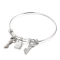 Bracciale rigido in acciaio inox argento con ciondoli a chiave e lucchetto a stella - Colore Acciaio 14*8mm Serratura a Stella (KB144897-Z)