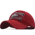 Berretto da baseball rosso con ricamo Schooled e motivo a pesce su sfondo bianco - Regolabile / Rosso