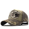 Gorra de béisbol vintage lavada con bordado de tiburón y detalles desgastados en caqui y gris - Estilo de Parches de Bordado de Tiburón / Caqui