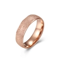 Bague minimaliste en titane or rose avec finition mate sablée et intérieur poli miroir - 4# / 6mm / Or rose