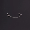 Pendiente de cadena de acero inoxidable plateado 16G con circonitas blancas brillantes - Estilo de 3 Circones Arqueado (373-1#S) / Plateado