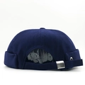 Gorro Miki azul marino de algodón con hebilla de metal plateado sobre fondo blanco - Talla Única (54-58CM) / Azul marino