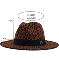 Dames wollen fedora hoed met luipaardprint, zwart lint en M-metalen gesp detail - M(56-58cm) / Bordeauxrood