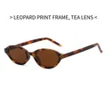 Lunettes de soleil ovales léopard avec verres thé et détails décoratifs à trois points - Monture Léopard Verres Thé