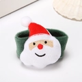 Groene pluche kerstarmband voor kinderen met geborduurde kerstman afbeelding - Schattige Kerstman Stijl