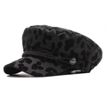 Berretto stile britannico con stampa leopardata, cordino nero e bottoni metallici - Taglia Unica (55-58cm) / Stampa Leopardata Nero