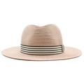 Detalle del tejido fino de paja y la cinta a rayas blancas y negras en el sombrero fedora - M (56-58cm) / Rosa