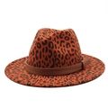 Klassieke fedora hoed van wol met luipaardprint, brede rand en bruine decoratieve riem - M (56-59cm) / Oranjerood