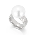 Elegant minimalist ring with a large white pearl and hammered texture silver band - US 6 / Steel