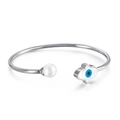 Brazalete de plata Mano de Fátima y Ojo Turco con detalle de perla - Color Acero