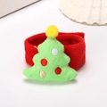 Lichtgevende kerstarmband met pluche kerstboom op een zachte rode polsband - Schattige Kerstboom Stijl