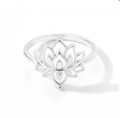 Eleganter silberner Lotus-Ring für Damen mit minimalistischem Lochmuster-Design - Ring / Silber