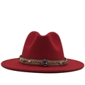 Cappello fedora in lana rosso scuro a tesa larga con catena dorata e pietre boho - M (56-58cm) / Rosso