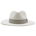 Detalle del tejido del sombrero de paja beige con cinta clásica a rayas blancas y negras - M (56-58cm) / Blanco