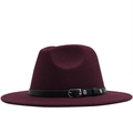 Chapeau de jazz classique en laine bordeaux avec bord plat et ceinture en cuir noir - Bordeaux