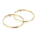 Minimalistische große goldene Creolen mit poliertem Finish und Hebelverschluss - Großer Reifenstil / Gold