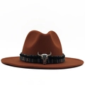 Chapeau fedora classique rouge rouille avec bande ethnique et ornement tête de taureau - Caramel