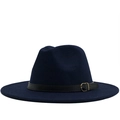 Chapeau fedora en laine bleu foncé avec ceinture en cuir noir et boucle dorée - Bleu marine