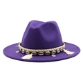 Detalle de sombrero jazz de fieltro morado con adornos de conchas y flecos blancos - M (55-58cm) / Morado