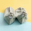 Light green cotton low-cut socks with cute cartoon cat embroidery on the heel - One Size / Grey Green