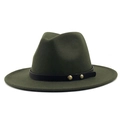 Dettaglio del cappello fedora in lana verde oliva con cinturino in pelle e borchie - M (56-58cm) / Verde