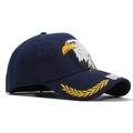 Ricamo dettagliato dell'aquila e foglie d'alloro dorate su cappello blu navy - Regolabile / Blu navy