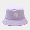 Détail de la broderie marguerite sur un chapeau bob en toile de coton lilas clair - M (56-58cm) / Mauve Clair