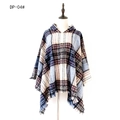 Poncho con cappuccio a quadri blu e viola con dettagli di frange sul fondo - Quadri blu e bianchi