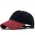 Cappellino da baseball bicolore classico nero e rosso con cuciture sottili e fibbia - Regolabile / Rosso Vino (Corona Nera)