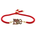 Pulsera de cordón rojo ajustable con dije LOVE dorado y circonitas multicolores - Cuerda Trenzada Roja / Rojo