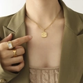 Conjunto de collar Figaro dorado con colgante cuadrado y anillo con nácar elegante - 40+5cm / Dorado