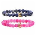Paire de bracelets en perles couronne avec pierres bleues et roses mouchetées - Ensemble Couronne Dorée Pierre à Points Bleus