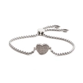 Detalle de la pulsera de corazón plateada ajustable con piedras brillantes y cierre de bola - Color Acero Corazón de Melocotón