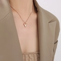 Collana minimalista con ciondolo a cuore in oro rosa 18K e catena a sfere - Oro rosa