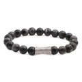 Pulsera de cuentas de piedra negra con amuleto cilíndrico de metal y circonitas brillantes - Oro Blanco