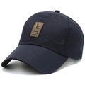 Cappellino da baseball in mesh traspirante blu scuro con patch golf in pelle marrone - Regolabile / Blu Notte