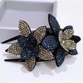 Eleganter Entenschnabel-Haarclip mit doppelten Strassblumen in Dunkelblau und Silberweiß - Groß / Tinte Blau Grau
