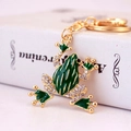 Simpatico portachiavi a rana in cristallo verde con strass e anello in metallo dorato - Verde