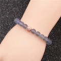 Minimalistische maansteen kralenarmband met roségouden kristallen bedel voor dames - Grijsblauwe matte kralen (Roségoud 4)