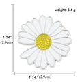 Daisy enamel brooch pin with white petals and yellow center, 2.9cm diameter size detail - A00670 Classic Daisy