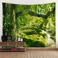 Dettaglio dell'arazzo da parete con foresta, rocce muschiose e luce solare naturale - 150x130cm / 13-Foresta Profonda Muschiosa al Sole