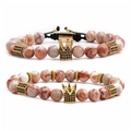 Juego de pulseras de cuentas de piedra roja y blanca con dijes de corona dorada - Juego de Pulseras de Corona de Piedra de Red Roja (2 Piezas)