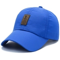 Berretto da baseball blu elettrico traspirante ad asciugatura rapida con toppa in pelle - Regolabile / Blu Reale
