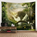 Arazzo con foresta e cascata appeso in una stanza con piante e mobili moderni - 150x130cm / 14-Verde della Cascata Fantasy