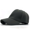 Vista lateral de gorra de béisbol gris oscuro con estructura de seis paneles y ojales - Estilo Clásico de Sarga / Verde Militar